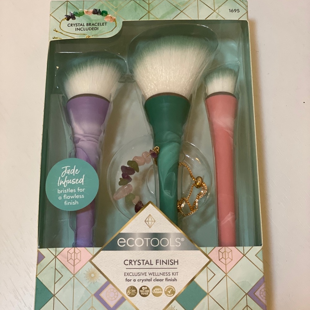 *SOLD* EcoTools Crystal Finish Gift set